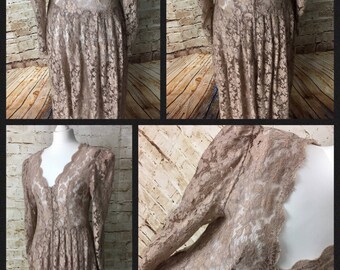 SALE! Iconic 1940's lace dress
