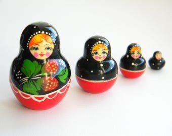Vintage Nesting Dolls..Soviet Matryoshka.. Set of 4 Wooden Russian Nesting Doll..Russian MATRYOSHKA babushka nesting dolls