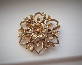 Vintage Stunning 'Peta-Lure' Flower of Manitoba Brooch