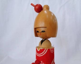 VJ123 : Japanese kokeshi doll