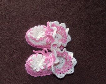 Warm baby girl booties, slippers, woolen baby clothes