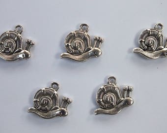 LOT 5 metal CHARMS: snail 16mm