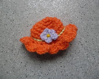 Chapeau miniature au crochet réalisé à la main en laine