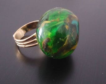 Pebble - shaped slightly meringue ring.