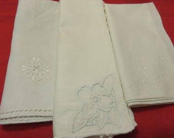 4 Vintage White Napkins Table Linens Bread Basket Linens