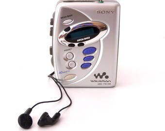 Vintage sony walkman WM- FX277,radio cassette recorder auto reverse - AM FM, portable cassette player