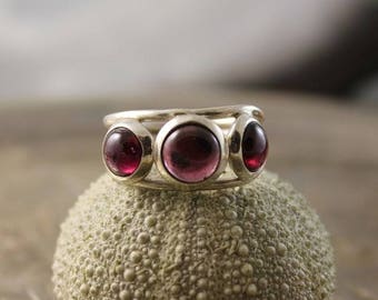 Silver ring with its 3 Almandine Garnet stones