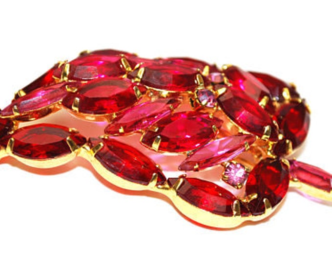 Rhinestone leaf Brooch -Juliana style - Pink Crystal - open back - gold plated- domed pin