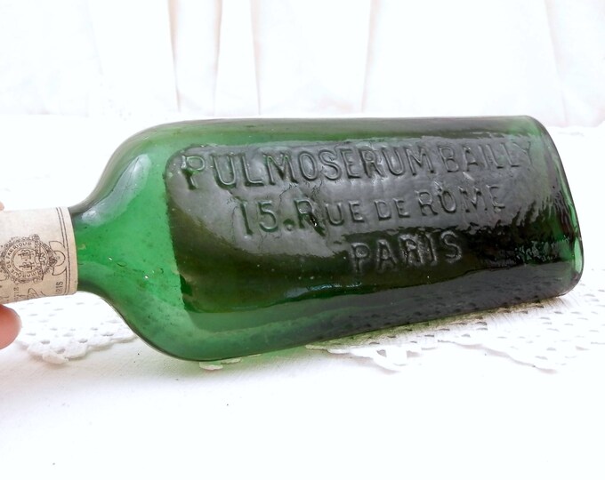 Antique French Cough Syrup "Pulmosérum" Medicine Green Glass Bottle with Original Paper Label from Paris, Apothecary, Belle Epoque France Antique French Cough Syrup "Pulmosérum" Medicine Green Glass Bottle with Original Paper Label from Paris, Apothecary, Belle Epoque France