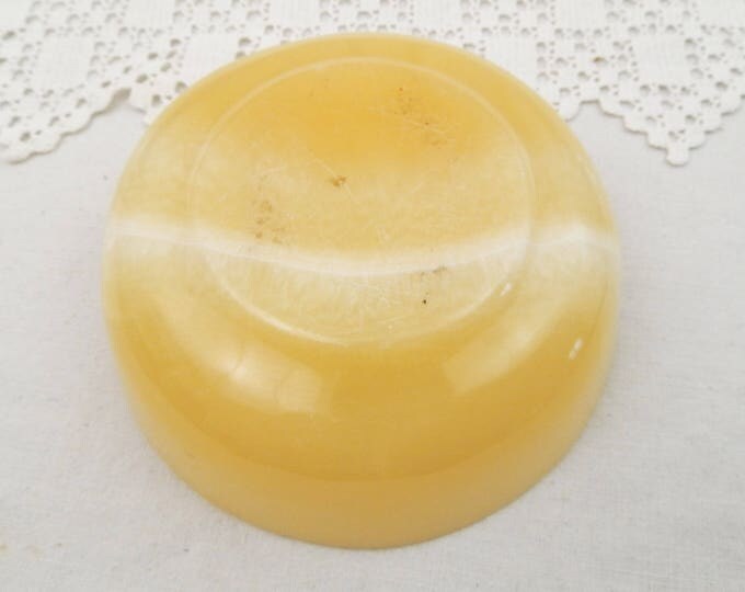 Vintage Carved Pale Yellow Veined Onyx Stone Bowl, Agate Trinket Vessel, Retro Vide Poche,