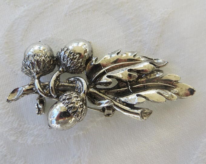Vintage Acorn Brooch, Silver Acorn Pin, Oak Leaves, Nature Jewelry, Symbol of Strength, Acorn Jewelry