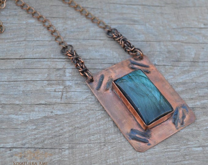 Azure necklace, Stone labradorite, Pendant labradorite, copper necklace, metal plate Necklace, metal sheet Necklace, stone Green