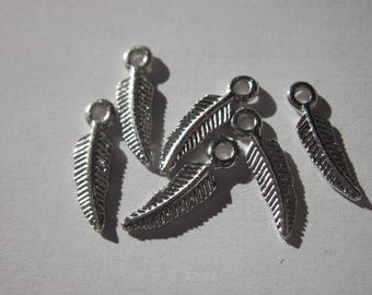6 reversible metal 15 mm-(1915) feather charms-