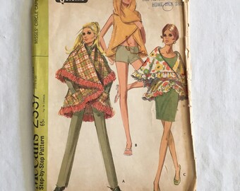 FLASH SALE Vintage 1970's Cape Pattern
