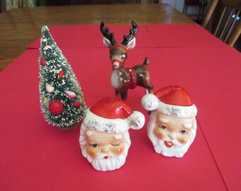 Vintage Christmas Santa Head Salt Pepper Shakers, made in Japan, 1950's, vintage Christmas Decor, holiday ceramics