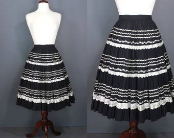 50's Squaw Skirt.......50's Black And Silver Squaw Skirt Patio Skirt Circle Skirt Western Skirt