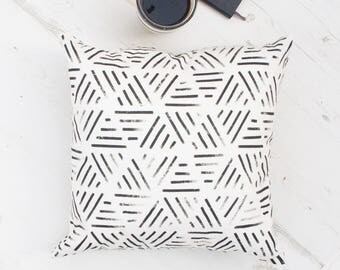 Geometric cushion cover, Home decor, Modern Throw Pillow, Black White Decorative Pillow, Black and White cushions pillow covers, emodi