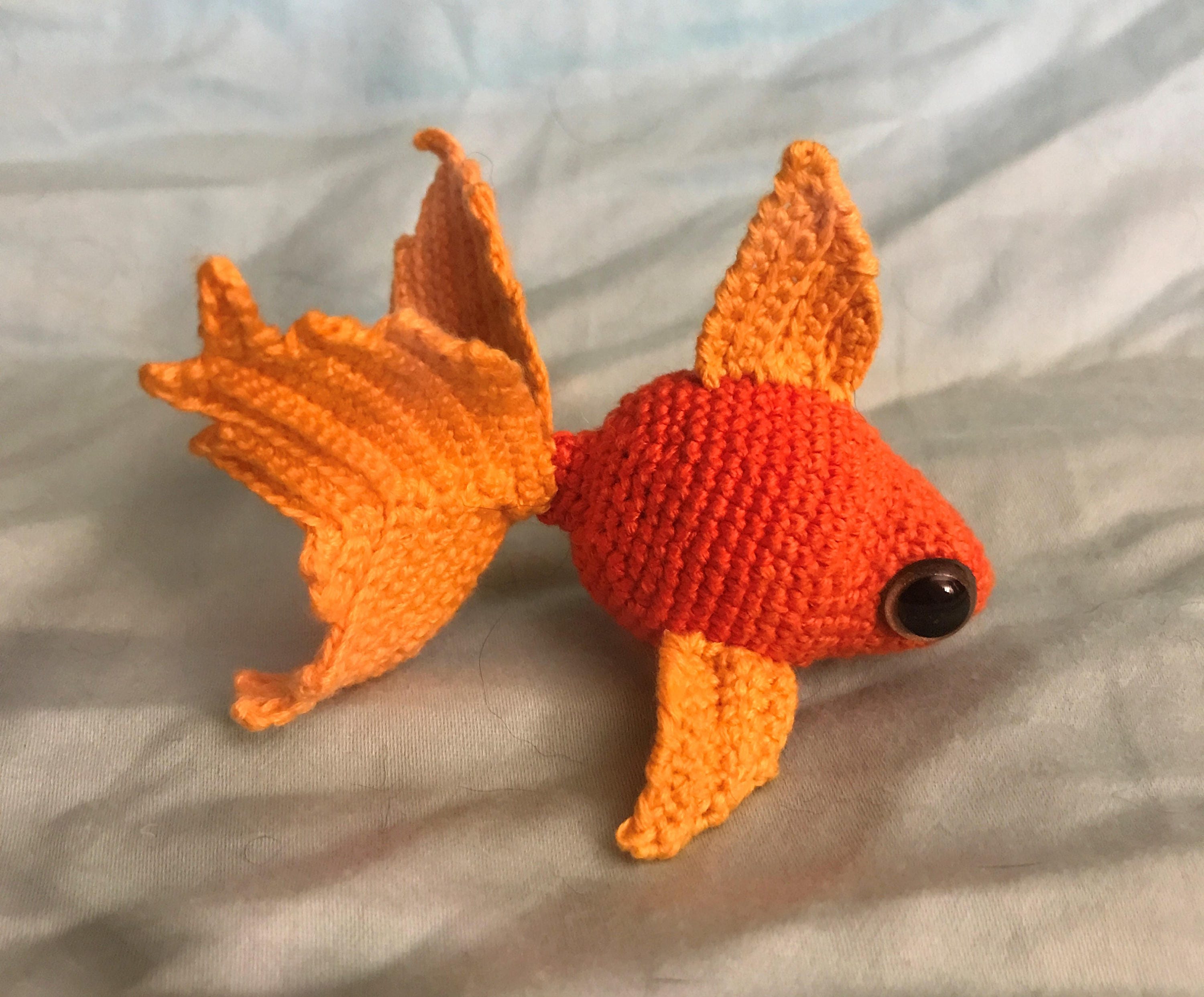 Ben a la Creme Micro-crochet Amigurami Goldfish Keychain