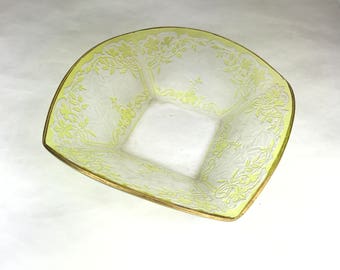 Antique Yellow Citron Cameo Glass Square Dish Attr. to Thomas Webb