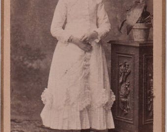 Victorian girl, carte de visite, 1900s photo, pretty girl, innocence, white garland, white flowers, found photo, Alsace, French (cdv/ch10)