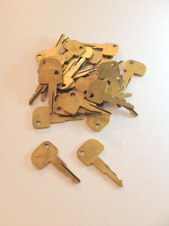 32 Brass Post Office Box Keys Postal Flying Envelope symbol