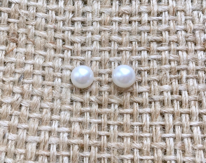 8 mm Pearl Studs, Pearl Studs, Pearl Studs, White Pearl Studs, Simple Pearl Studs, Tiny Pearl Studs, Faux Pearl Studs,Pearl Earrings