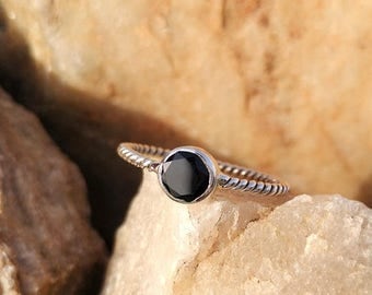 On Sale Natural Black Onyx Twisted Band Handmade Ring - 925 Sterling Silver