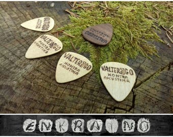5 WOODEN GUITAR PICKS/Guitar pick/Personalized guitar pick/Guitar picks personalized/Guitar pick custom/Wooden guitar pick/Wooden picks/