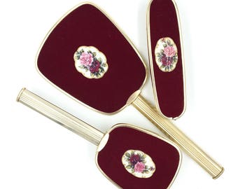 Vanity Set. Dressing Table Set. Vintage Mirror And Hairbrush Set. Beauty Set. Burgundy Decor. Boudoir Decor. Miroir. Brosse à Cheveux
