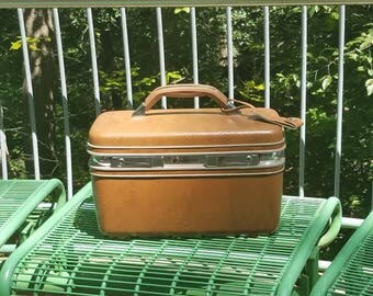 Tan/brown profile 2 Samsonite train case/travel case/make-up/case storage 1960's