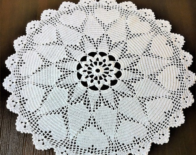 Table mat - Centerpiece Doily - Round table cover - Vintage style -Vintage style Kitchen coasters - decor vases - crochet.