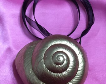 Ursula Shell Necklace (Large)