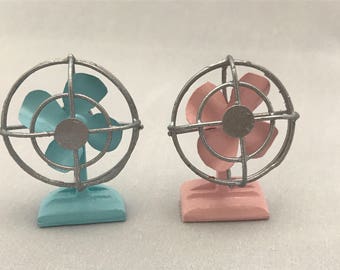 Miniature 1950s Inspired Retro Fan