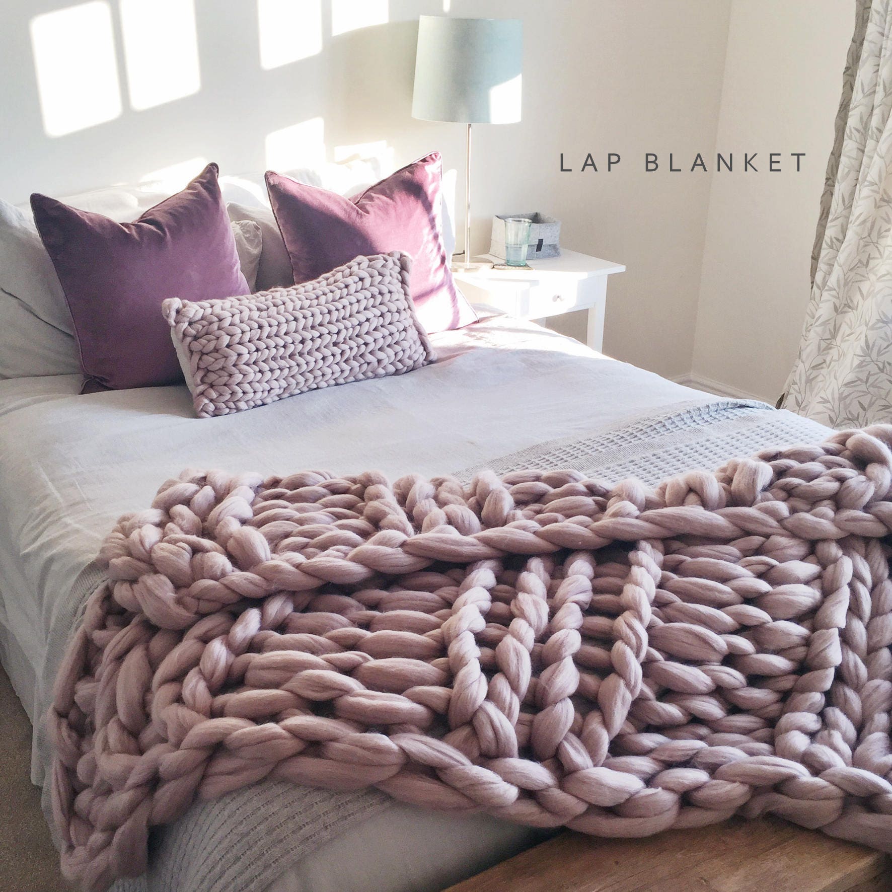 Knitted super chunky blanket. Giant knit throw. by Millsyarn