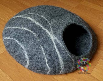 Felt Cat Cave / Cat Bed / Pet Bed / Puppy Bed / Cat House. 100 % Wool Natural Color