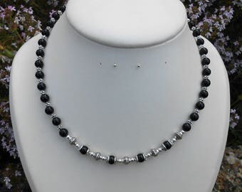 Necklace (length 43 cm) black agate beads