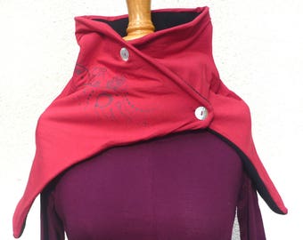 "Knight" red, removable lined buttoned collar