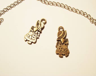 2 charms bronze girls