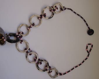 We recycle paper, fashion accessories! Let's Recycle paper to Fashion accessories!