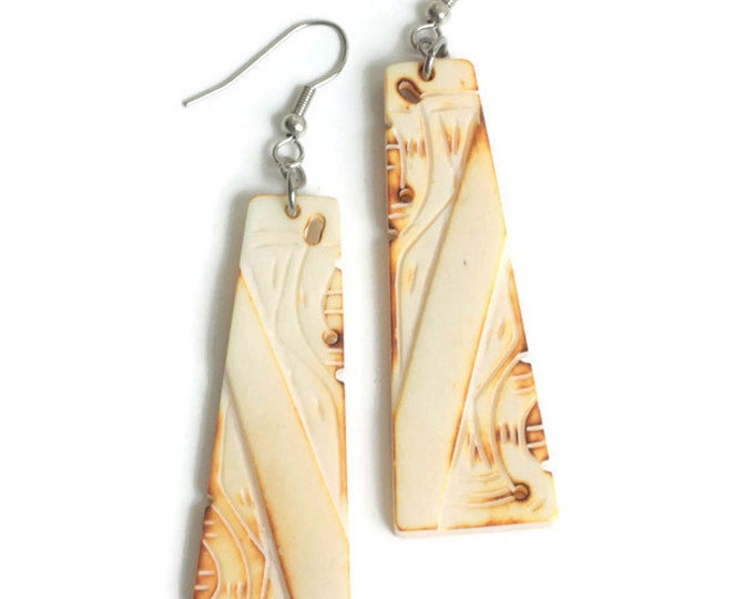 Tribal Design Dangle Earrings Carved Burn Out Design Simulated Bone Drop Pierced Earrings