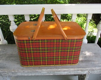 Vintage Redmon Picnic Basket Large Plaid Wood Metal with Shelf 1960's