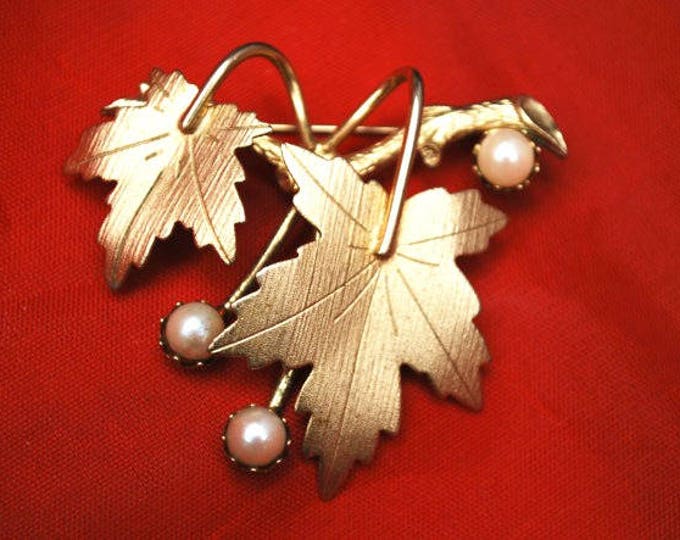 Sara Coventry Leaf Brooch - gold and cultured White pearl - Maple leaf pin