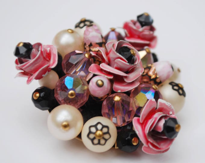 Pink Pearl crystal Brooch - Bead cluster pin - white pearl - Pink enamel - Floral - wire wrap Floral pin