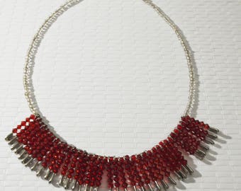 collana girocollo con spille da balia
