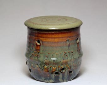 garlic keeper stoneware pottery
