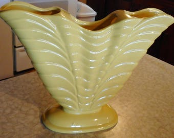 Vintage Large Robinson Ransbottom Roseville Art Pottery "Gladiolus" Vase In Sunny Yellow
