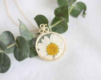 Daisy Necklace