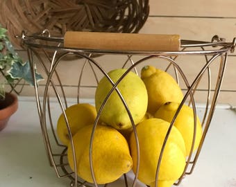 Cooper fruit wire basket / copper and wood handled basket / vintage copper basket