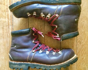 Vintage 1970s Men's Dark Brown Heavy Duty Leather Hiking Boots Size 12 EE Made in Czechoslovakia
