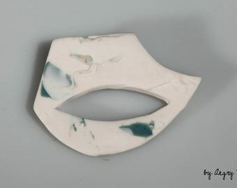 Green and white porcelain brooch